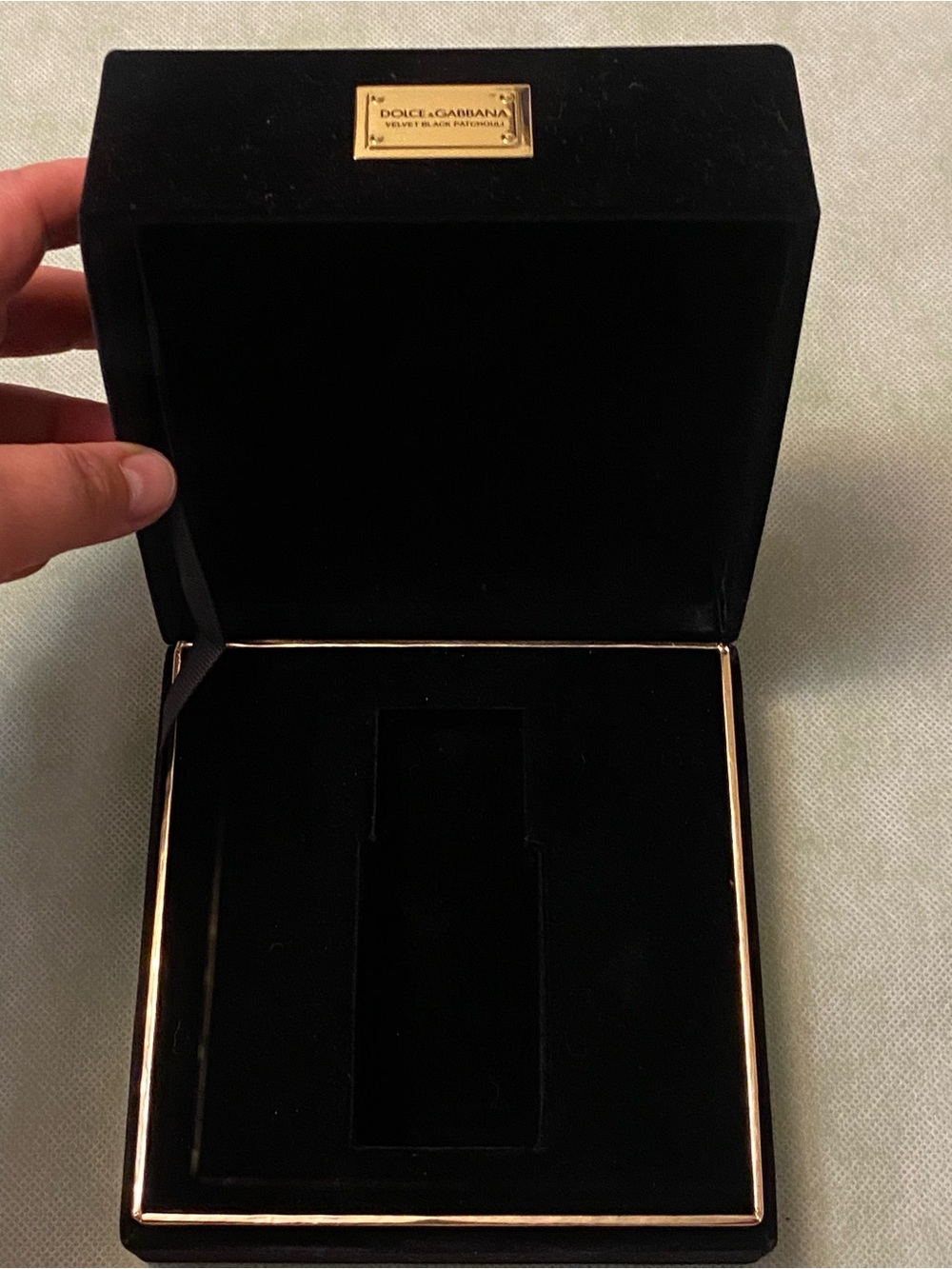 Dolce & Gabbana Black Velvet box for perfume with Gold Plaque - Picture 4 of 7